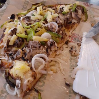 Pizza Factory - This was supposed to have red sauce and extra cheese, yet it didn't - Pizza Near Me - Salinas, California Pizza Factory - This was supposed to have red sauce and extra cheese, yet it didn't - Pizza Near Me - Salinas, California