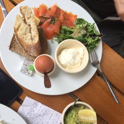 Le Pain Quotidien - Manhattan breakfast with a side of guacamole