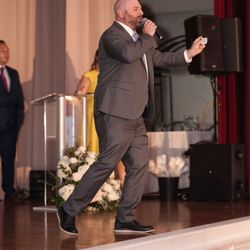 Auctioneer, Mike Grigg in action