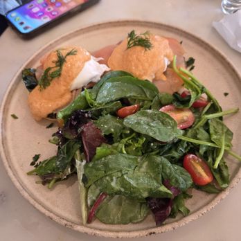 Hatch 44 Cafe - Salmon Eggs Benedict - Cafes Near Me - Metuchen, New Jersey