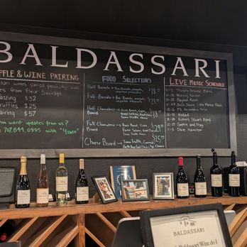 Baldassari Wine Lounge - Tasting room bar - Wine Tasting Room Near Me - Windsor, California