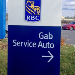 RBC Banque Royale - The sign near the parking lot entrance.