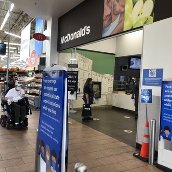 Walmart Supercenter - Where is her mask? Why is she not required to wear one? - Grocery Near Me - Albuquerque, New Mexico
