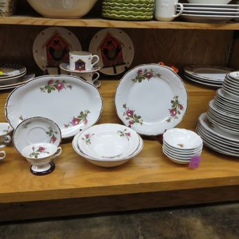 Upscale Thrift Shop - 42 piece Wawel Fine China Floral Design Gold Trim Made in Poland - Thrift Stores Near Me - Folsom, California Upscale Thrift Shop - 42 piece Wawel Fine China Floral Design Gold Trim Made in Poland - Thrift Stores Near Me - Folsom, California