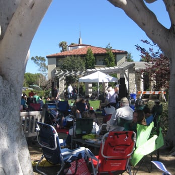Lunada Bay Park - concertgoers under the nice big shade trees - Parks Near Me - Palos Verdes Estates, California