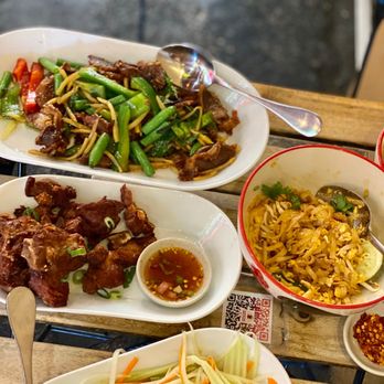 Lung Yai Thai Tapas - Pad Thai chicken , papaya salad, fried ribs, and crispy basil duck - Tapas/Small Plates Near Me - Miami, Florida Lung Yai Thai Tapas - Pad Thai chicken , papaya salad, fried ribs, and crispy basil duck - Tapas/Small Plates Near Me - Miami, Florida