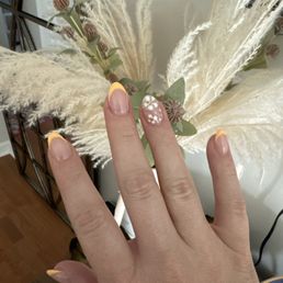 Nails by Ling