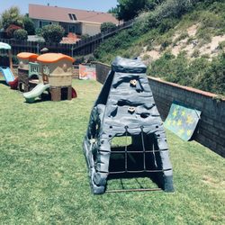 Vista Del Cerro Family Day Care & Preschool - Outdoor playtime to engage and gross motor development