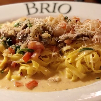 Brio Italian Grille - Shrimp & Lobster Fettuccine - few lobster chunks among shrimps... relatively good value at $23 - Italian Near Me - Gilbert, Arizona