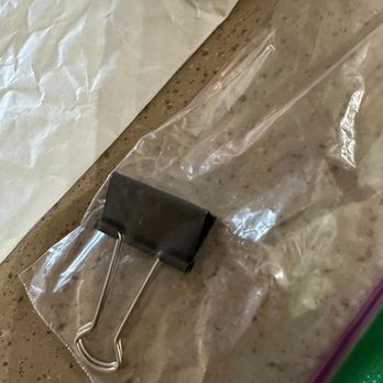 Petrolino Moves - Clip that held $300 stolen by movers from my personal belongings - Movers Near Me