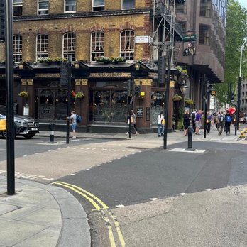 The Albert - Street view - Pubs Near Me - London, XGL