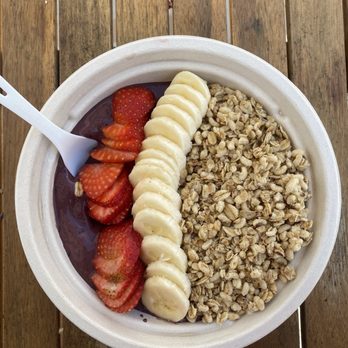 Seaside Surf Cafe - 16 Oz. Acai Bowl - Juice Bars & Smoothies Near Me - La Jolla, California