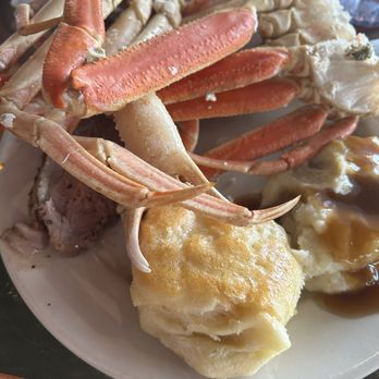 Captain Georges Seafood Restaurant - Roll, crab legs, mashed potatoes & gravy, sirloin steak - Seafood Near Me - Virginia Beach, Virginia Captain Georges Seafood Restaurant - Roll, crab legs, mashed potatoes & gravy, sirloin steak - Seafood Near Me - Virginia Beach, Virginia