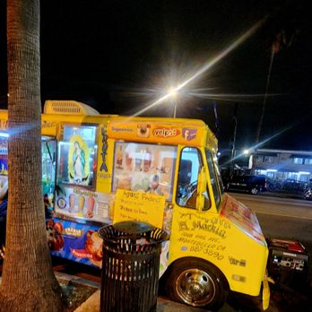 Raspados y Bionicos El Machin - a food truck parked next to a tree - Juice Bars & Smoothies Near Me - Los Angeles, California Raspados y Bionicos El Machin - a food truck parked next to a tree - Juice Bars & Smoothies Near Me - Los Angeles, California