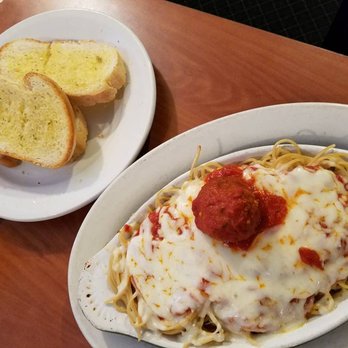 Angie's Restaurant - Spaghetti and Meatball and Garlic Toast - Italian Near Me - Wilmerding, Pennsylvania