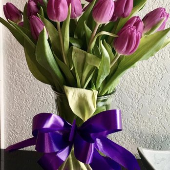 Harding Way Floral - This what was sent. According to my mother, there are 15 bulbs. - Florists Near Me - Stockton, California Harding Way Floral - This what was sent. According to my mother, there are 15 bulbs. - Florists Near Me - Stockton, California