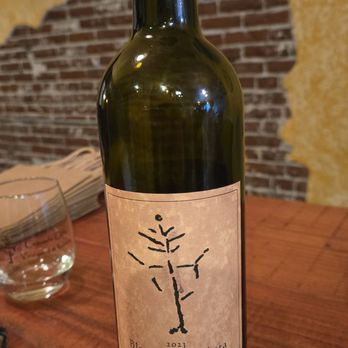 Cascade Cliffs - Hood River - The All time favorite. - Wineries Near Me - Hood River, Oregon