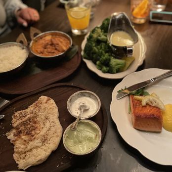 Armitage Alehouse - Salmon broccoli chicken tandoori. - Pubs Near Me - Chicago, Illinois Armitage Alehouse - Salmon broccoli chicken tandoori. - Pubs Near Me - Chicago, Illinois