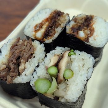 Musubi Square - Crispy soft shell crab (top), bulgogi (bottom left), grilled veggie (bottom right) - Asian Fusion Near Me - Anaheim, California