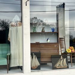 Treasure Hunt Vintage & Antiques - Store window, mid century, MCM, Vintage Decor