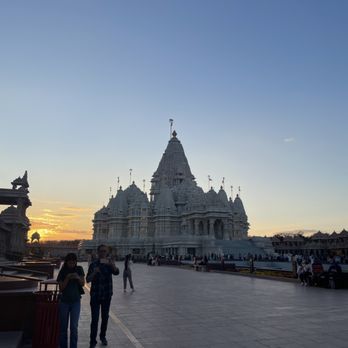 BAPS Shri Swaminarayan Mandir - Edison - Hindu Temples Near Me - Edison, New Jersey