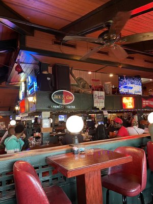 Doc's Food & Spirits by null