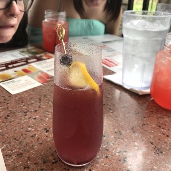 Another Broken Egg Cafe - Blueberry lemon mimosa - Cafes Near Me - Lake Mary, Florida