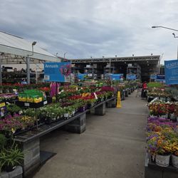 Lowe's Home Improvement - Outdoor garden