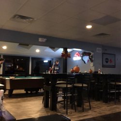 Rae Rock's Bar & Grill - Pool table