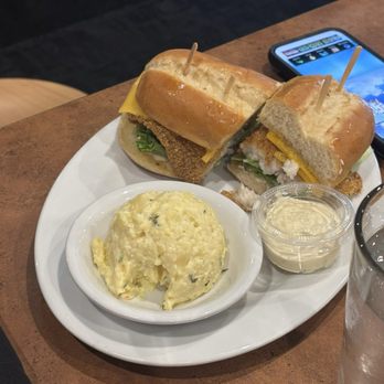 Che'yla's Southern Cuisine - Fried catfish PoBoy - Soul Food Near Me - Fairfield, California Che'yla's Southern Cuisine - Fried catfish PoBoy - Soul Food Near Me - Fairfield, California