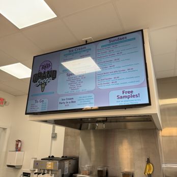 Toft's Grand Scoop - Ice Cream & Frozen Yogurt Near Me - Columbus, Ohio