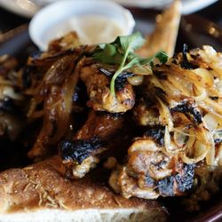 Original Wings with caramelized onions