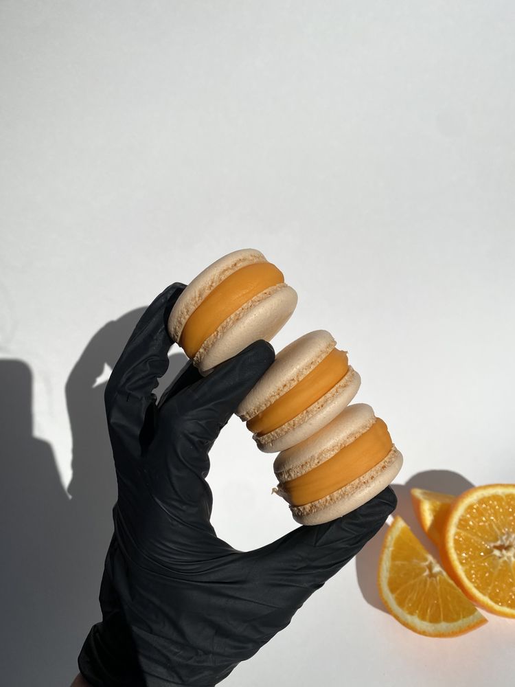 Fortune Macarons  Logo