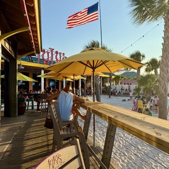LuLu's Destin - Bar - Seafood Near Me - Destin, Florida