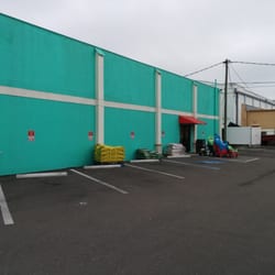 Crowder Bros Ace Hardware - Entrance on west side.