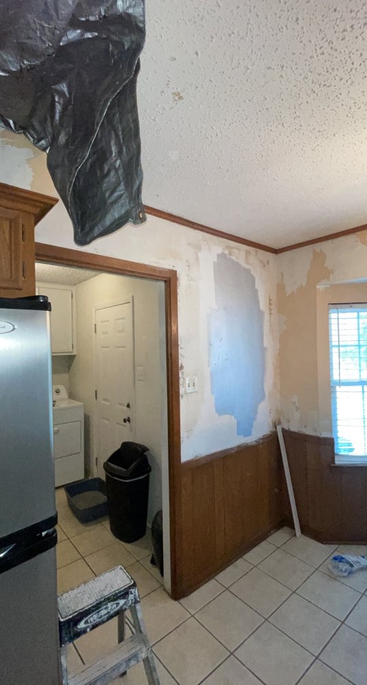 Slide of The Texan Construction & Services