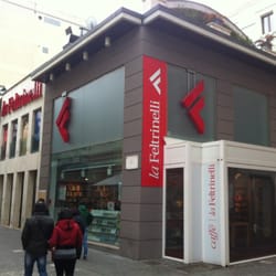 Librerie Feltrinelli - Feltrinelli is an Italian institution but now that Pescara's no longer has the Caffé is seems a bit empty