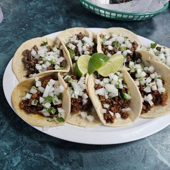Taqueria El Maizal - Four chorizo tacos and three asada tacos - Mexican Near Me - Simi Valley, California Taqueria El Maizal - Four chorizo tacos and three asada tacos - Mexican Near Me - Simi Valley, California
