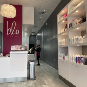 BLO BLOW DRY BAR CIRCLE C - Updated September 2025 - 12 Photos - 5700 W