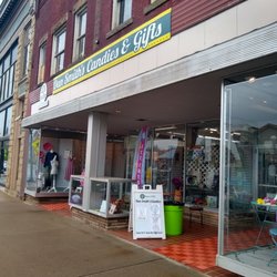 Dan Smith's Candies & Gifts - Sweets shopping while on a road trip.