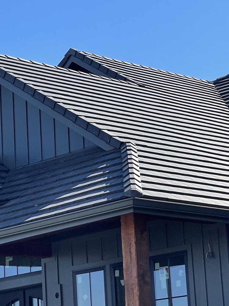 Slide of Aranda Roofing