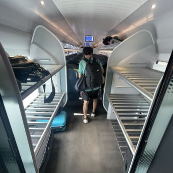 Gare du Nord - inside of the eurostar - Train Stations Near Me - Paris, 75 Gare du Nord - inside of the eurostar - Train Stations Near Me - Paris, 75