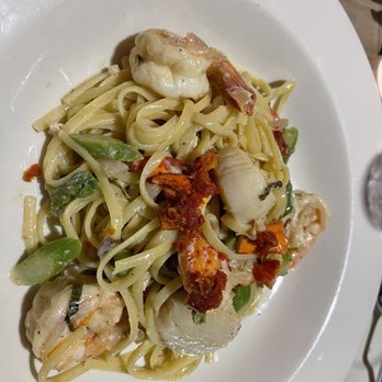 Bacco Ristorante & Bar - Seafood Fra Diavolo - Italian Near Me - Boston, Massachusetts