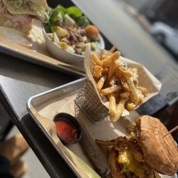 Cavana's Pub & Grub