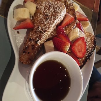 Two Chicks Cafe - French Toast. Good portion of syrup - Breakfast & Brunch Near Me - New Orleans, Louisiana
