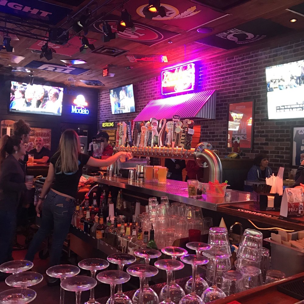 Bubba's 33 - 20 draft beer on tap. Nice and cold - Burgers Near Me - Universal City, Texas