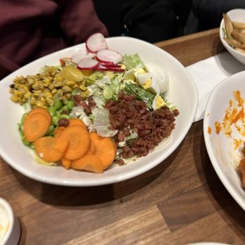 Yard House - New American Near Me - Rancho Mirage, California