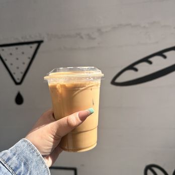 States Coffee - Iced Vanilla latte - Coffee & Tea Near Me - Oakland, California States Coffee - Iced Vanilla latte - Coffee & Tea Near Me - Oakland, California