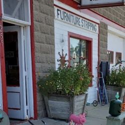 Robbins Nest - Store front