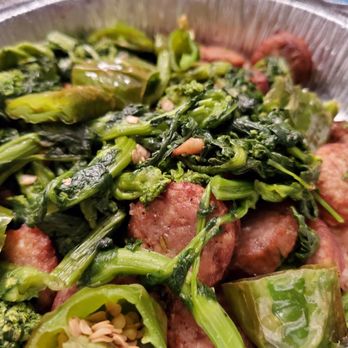 A-1 Pizza - Broccoli Rabe,  Sausage and Hot Peppers - Pizza Near Me - Lyndhurst, New Jersey